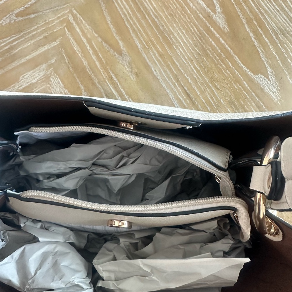 Jen & Co. Satchel Purse. - Picture 6 of 14